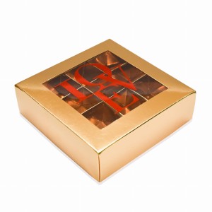 Pudełko ZŁOTE LOVE RED na 9 pralin z przykrywką  opak 10 szt.